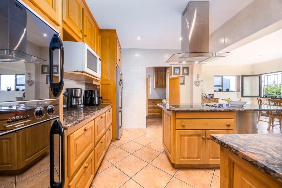 4 Bedroom Property for Sale in Kenridge Western Cape